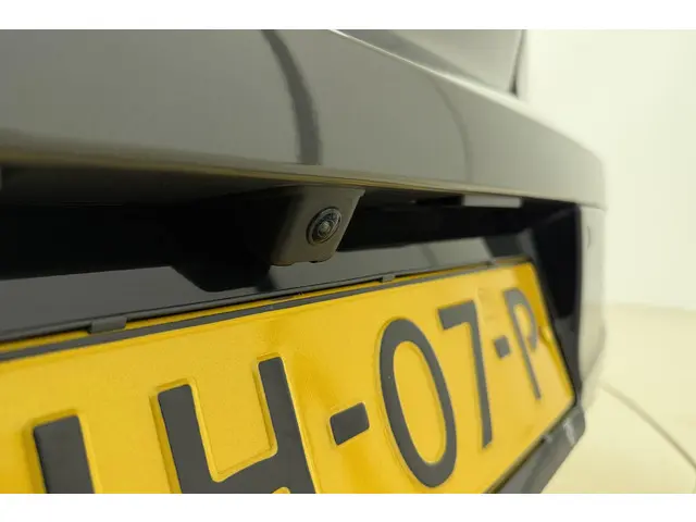 Peugeot 208 1.2 PureTech 100 Allure 2024 Benzine 10