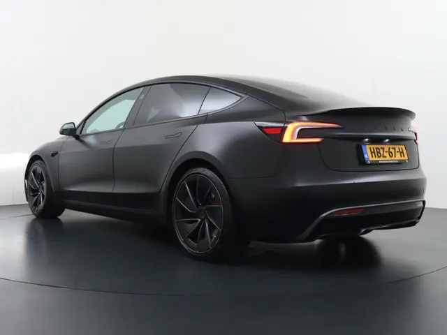 Tesla Model 3 Performance AWD 78 kWh 2025 Elektrisch 5