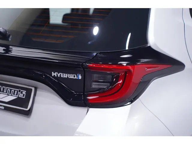 Toyota Yaris 1.5 Hybrid 115 Comfort 2022 Hybride Benzine 24