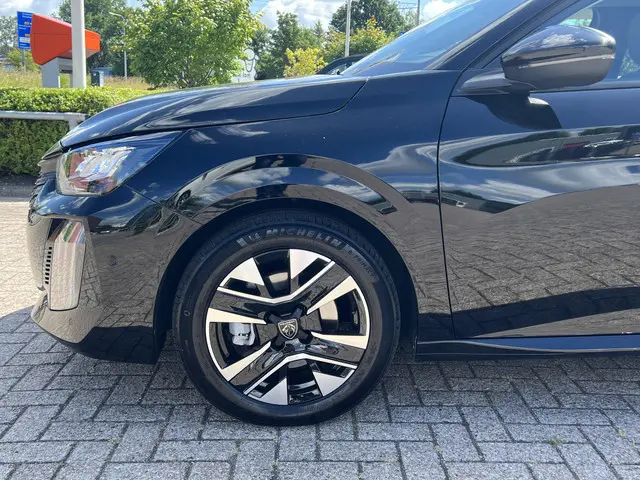 Peugeot 208 1.2 100 pk Allure 2024 Benzine 32