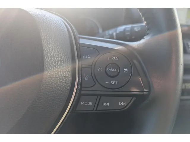 Toyota RAV4 2.5 Hybrid AWD Active 2020 Hybride Benzine 18