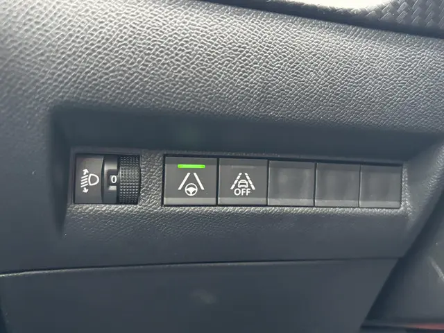 Peugeot e-2008 EV Allure 50 kWh 2020 Elektrisch 15