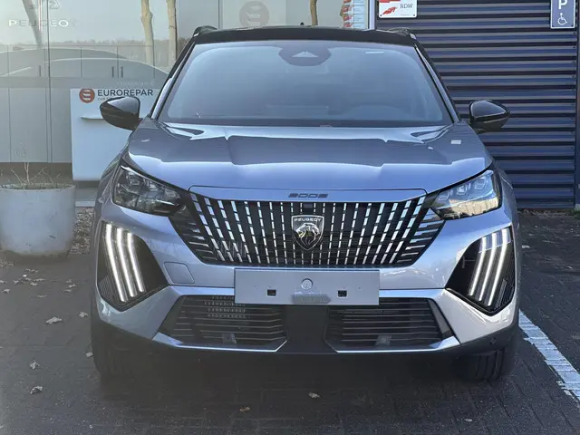 Peugeot 2008 1.2 Hybrid 145 GT 2026 Hybride Benzine 5