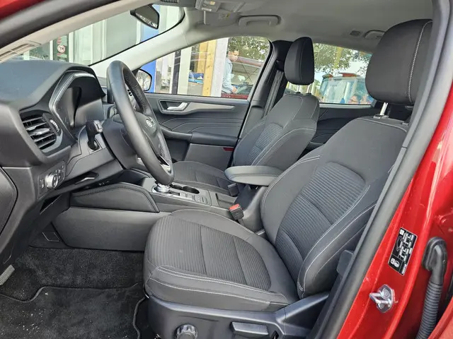 Ford Kuga 2.5 PHEV Titanium 2023 Hybride Benzine 29