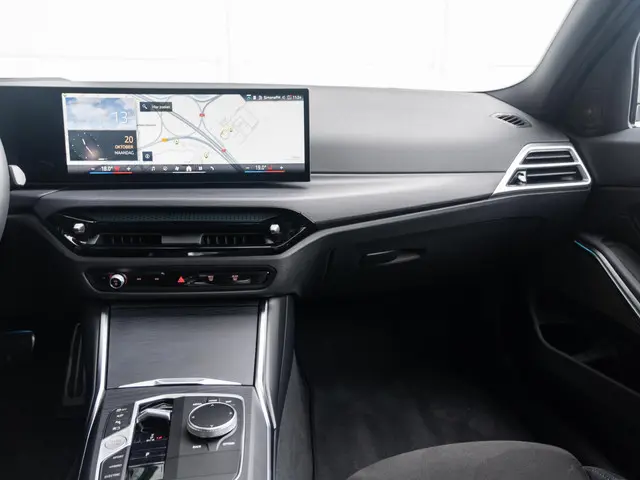 BMW 3 Serie Touring 330e 2025 Hybride Benzine 9