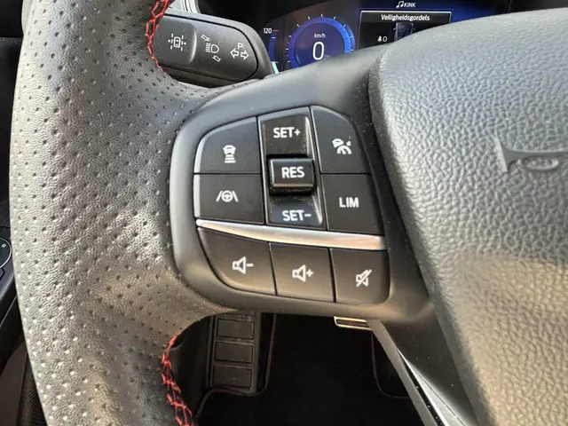 Ford Kuga 2.5 PHEV ST-Line X 2023 Hybride Benzine 25