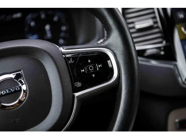 Volvo XC90 2.0 D4 90th Anniversary Edition 2018 Diesel 27