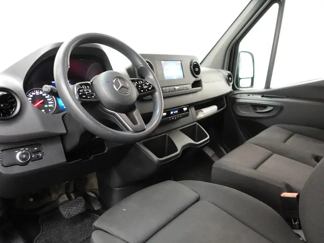Mercedes-Benz Sprinter 317 L3H2 170PK 2021 Diesel 2