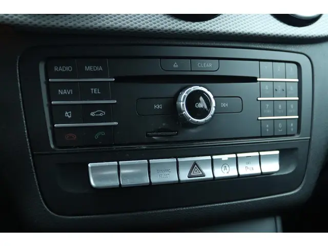 Mercedes-Benz B-Klasse 180 AMBITION 2016 Benzine 23