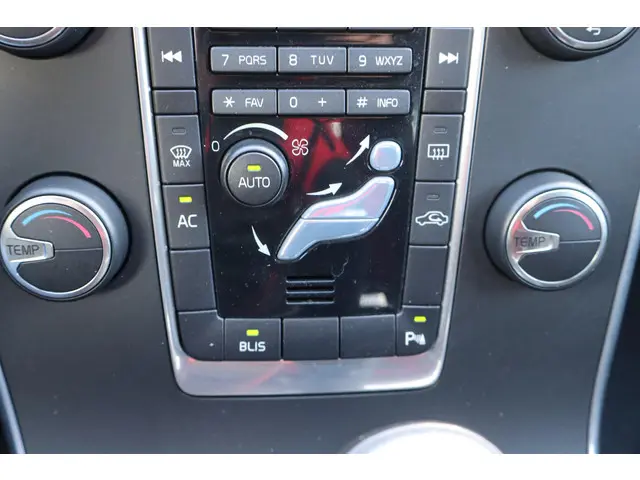 Volvo S60 1.6 T4 Momentum 2013 Benzine 25