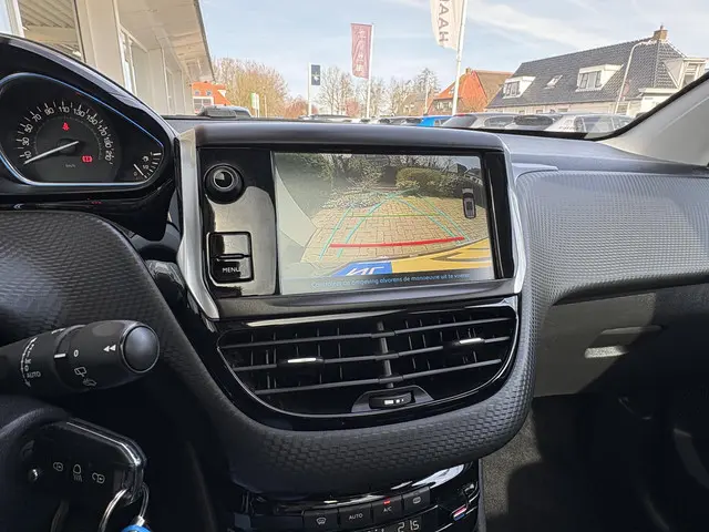 Peugeot 2008 1.2T 110pk Blue Lease Allure 2019 Benzine 13