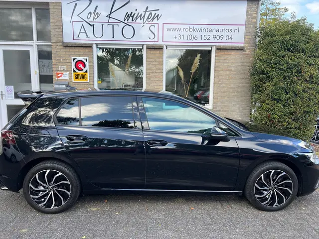 Volkswagen Golf 1.4 eHybrid Style 2021 Hybride Benzine 36