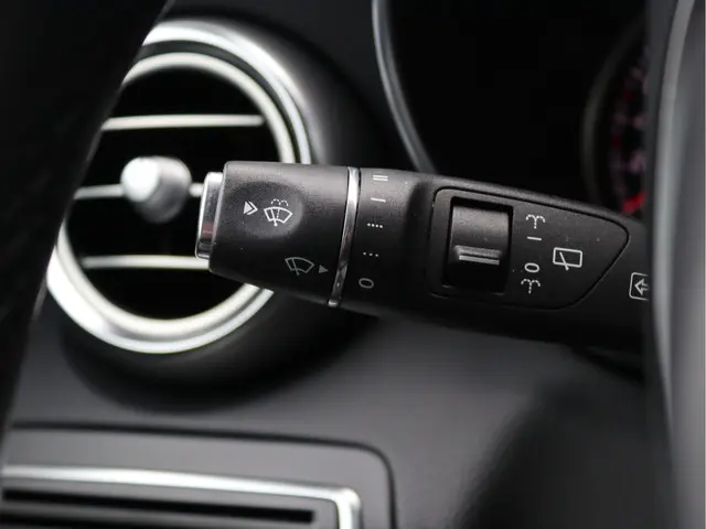 Mercedes-Benz GLC 220 d 4MATIC 2018 Diesel 30