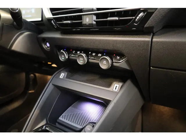Citroën ë-C4 Shine 50 kWh 2022 Elektrisch 17