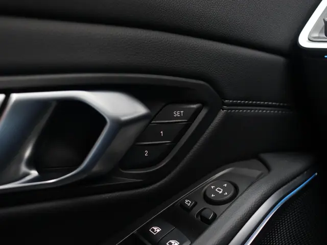 BMW 3 Serie Sedan 330e 2023 Hybride Benzine 31