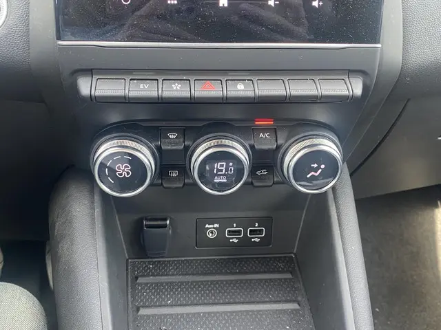 Renault Captur Techno 2023 Hybride Benzine 22