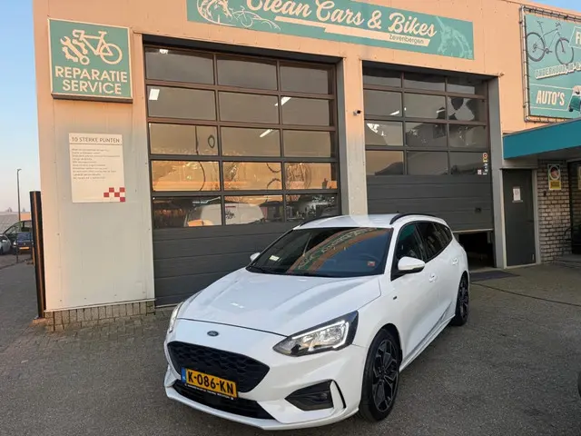 Ford Focus Wagon 1.5 EcoB. ST Line 2021 Benzine 5