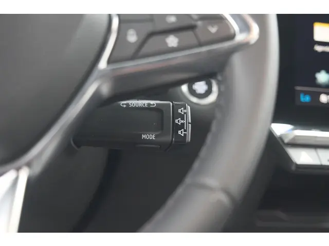 Renault Captur Mild Hybrid 160 EDC Techno 2024 Benzine 37