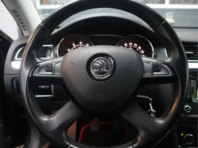 Škoda Superb 1.4 TSI Ambition 2014 Benzine 38