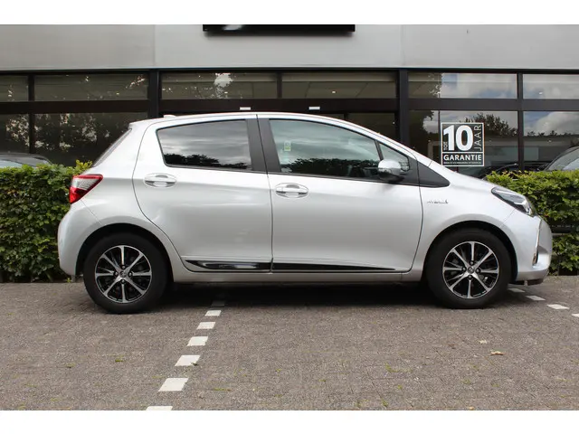Toyota Yaris 1.5 Hybrid Dynamic 2020 Hybride Benzine 7