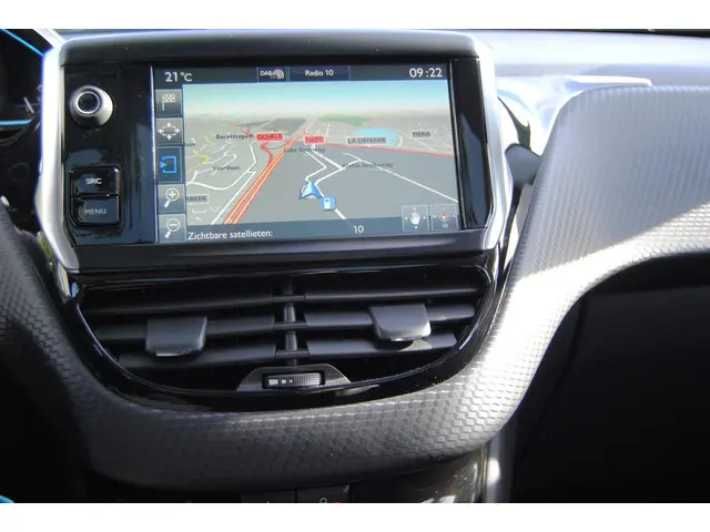 Peugeot 2008 1.2 PureTech Allure 2016 Benzine 6