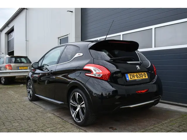 Peugeot 208 1.6 THP GTi 2015 Benzine 3