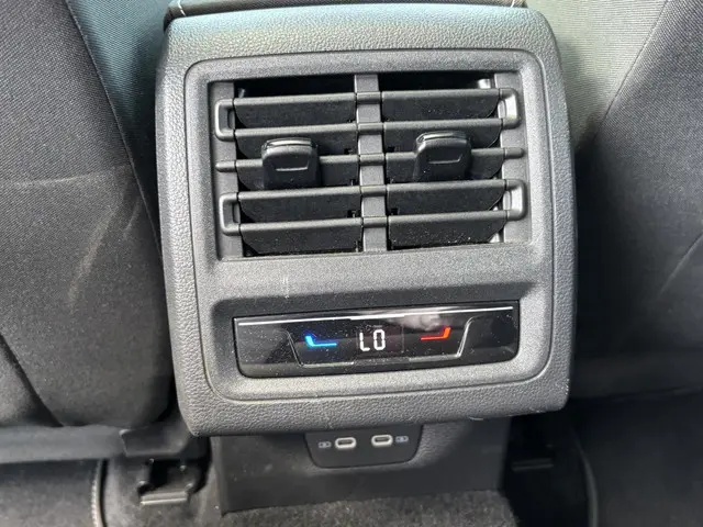 Volkswagen Golf 1.0 eTSI Life 2021 Benzine 11