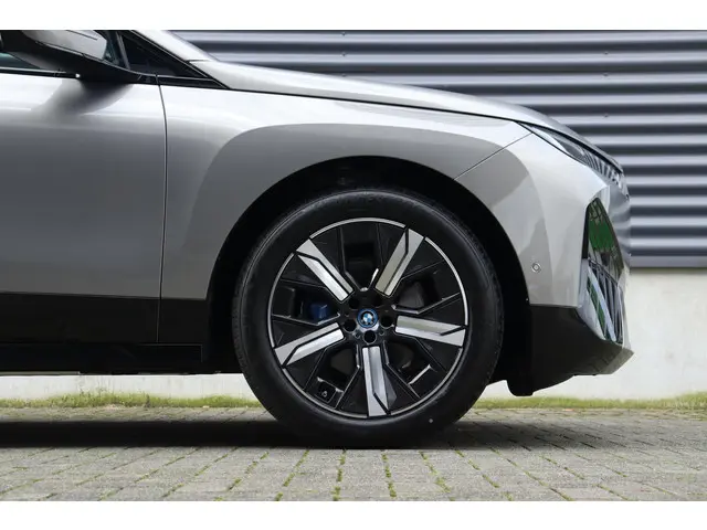 BMW iX xDrive40 High Executive 2025 Elektrisch 6