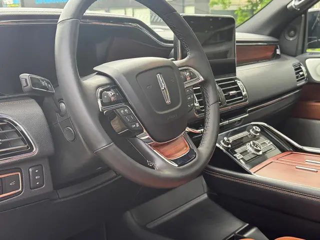 Lincoln Navigator 3.5L V6 Lang Black Label 2022 Benzine 30