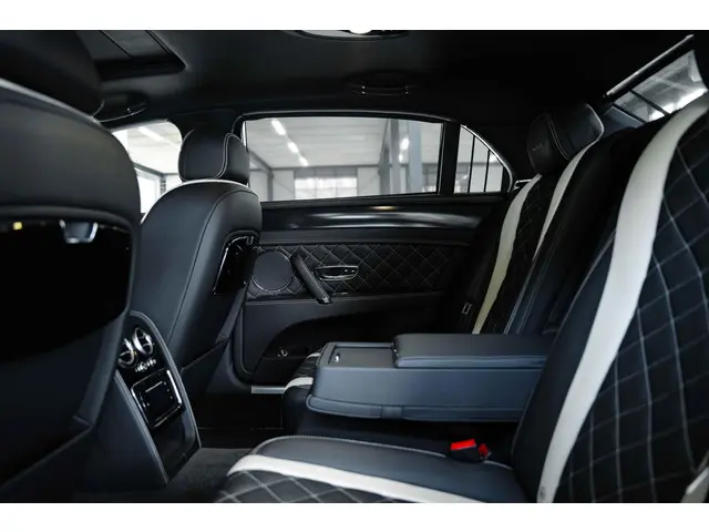 Bentley Flying Spur 6.0 W12 S 2017 Benzine 55
