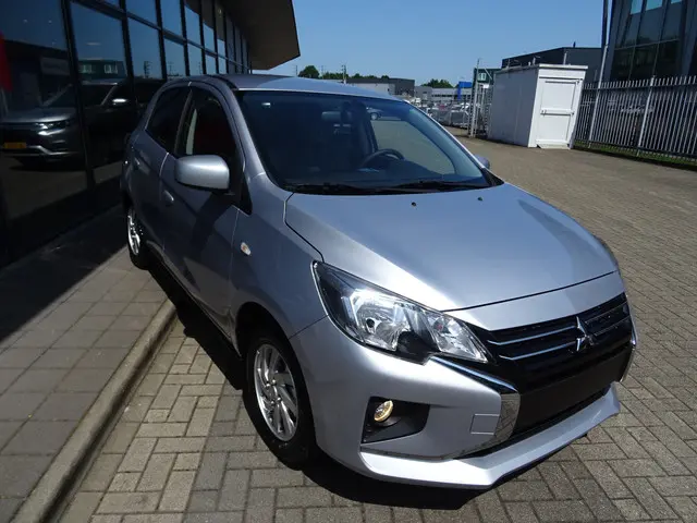 Mitsubishi Space Star 1.2 Dynamic *** ACTIE *** 2025 Benzine 9