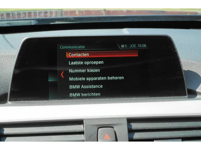 BMW 3 Serie 318i FACELIFT MODEL 2017 Benzine 12