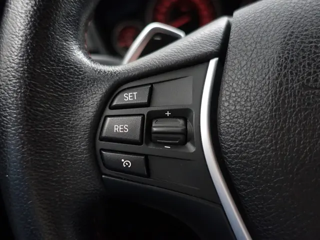 BMW 3 Serie F30 328i M Performance Aut- 2013 Benzine 22
