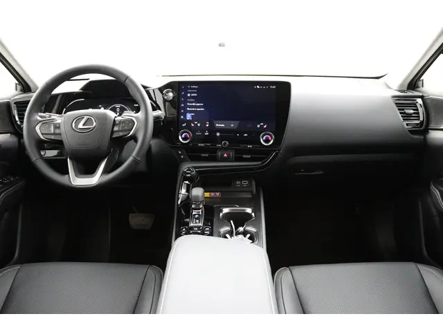 Lexus NX 450h+ AWD President Line 2025 Hybride Benzine 4