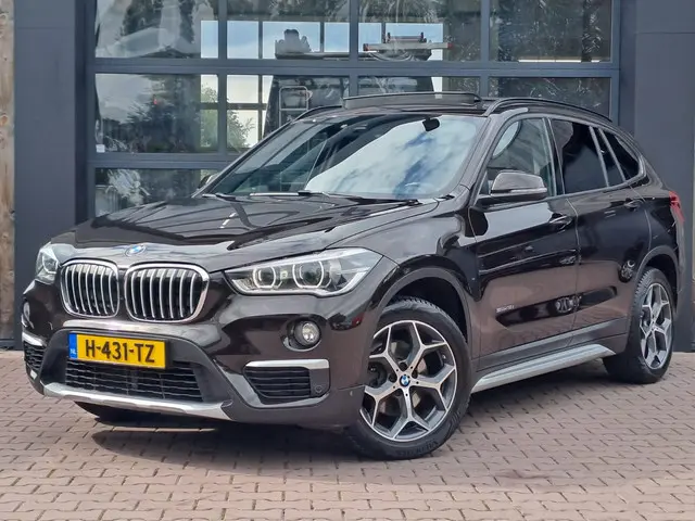 BMW X1 sDrive18i High Executive 2017 Benzine