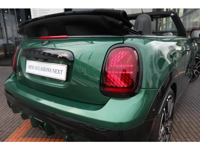 MINI Cabrio 2.0 JCW 2025 Benzine 10