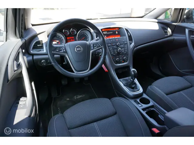 Opel Astra Sports Tourer 1.4 Turbo Business + 2015 Benzine 7