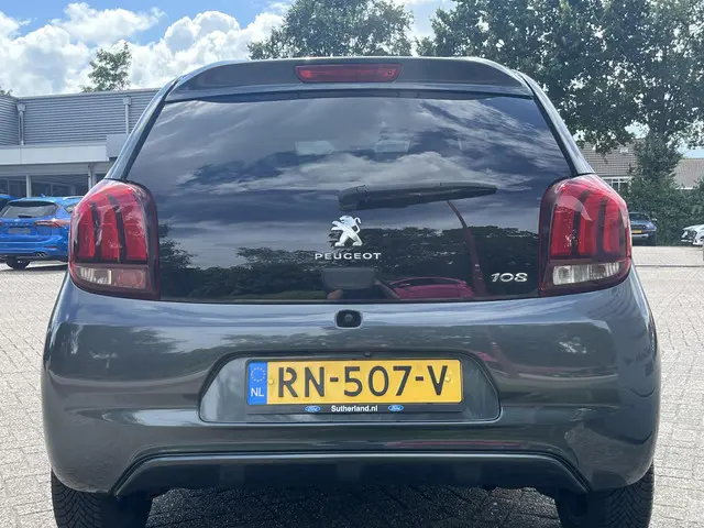 Peugeot 108 1.0 e-VTi Allure 2018 Benzine 6