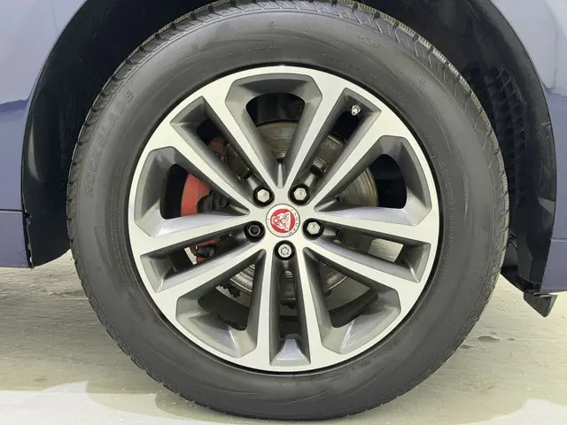 Jaguar F-PACE 2.0d Turbo Portfolio AWD Aut. 2017 Diesel 23