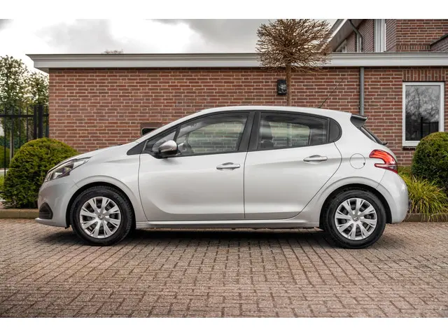 Peugeot 208 1.2 PureTech Active Trekhaak 2017 Benzine 7