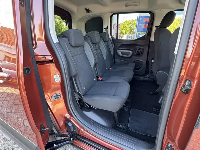 Peugeot Rifter 1.2 Puretech Active 2020 Benzine 26