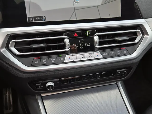 BMW 3 Serie Touring 330e xDrive 2021 Hybride Benzine 24