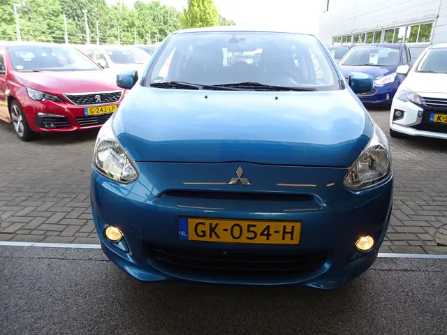 Mitsubishi Space Star 1.0 Bright 2015 Benzine 10