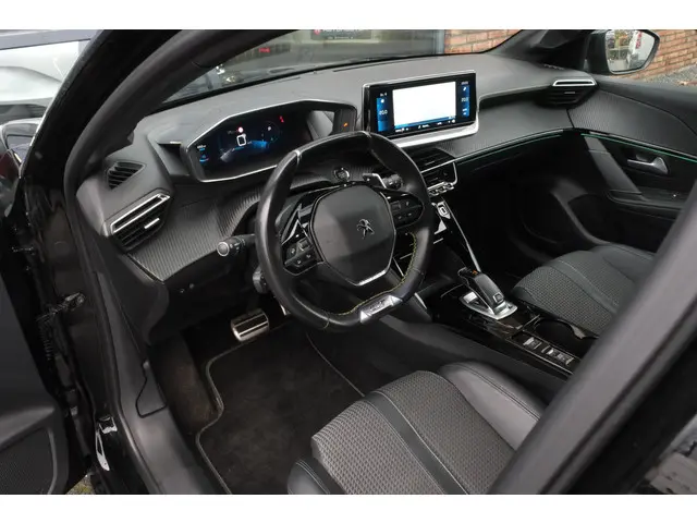 Peugeot 208 1.2 PureTech GT-Line 2020 Benzine 4