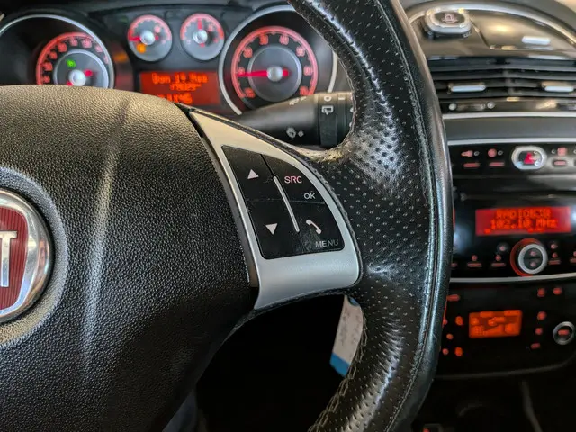 Fiat Punto Evo 0.9 TwinAir Lounge 2016 Benzine 12