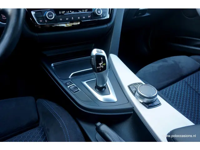 BMW 3 Serie 320i 2017 Benzine 11