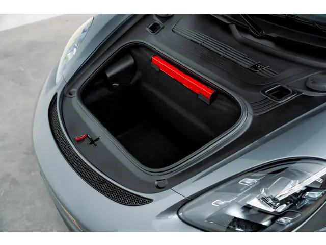 Porsche 718 Spyder RS 2024 Benzine 46