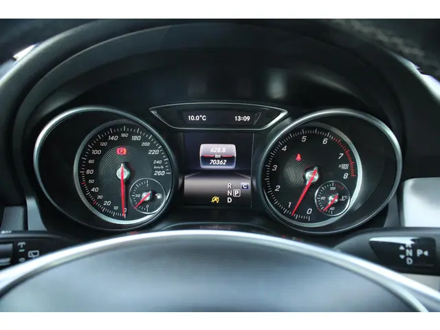 Mercedes-Benz GLA 180 Business 2018 Benzine 22