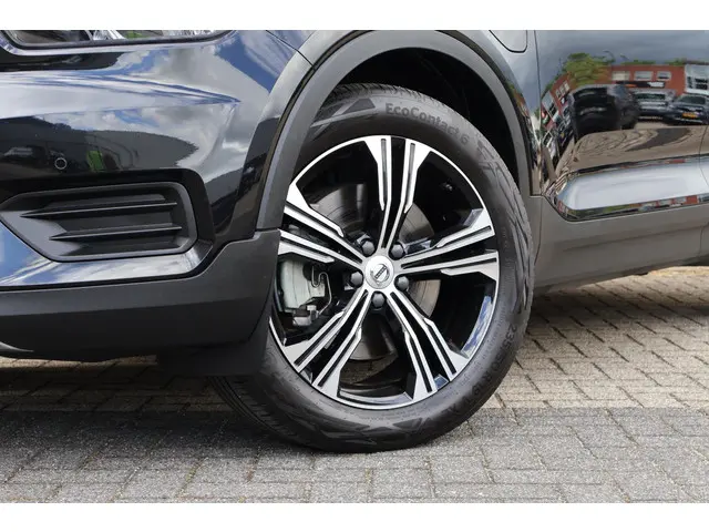 Volvo XC40 T4 Recharge Inscription 2022 Hybride Benzine 8