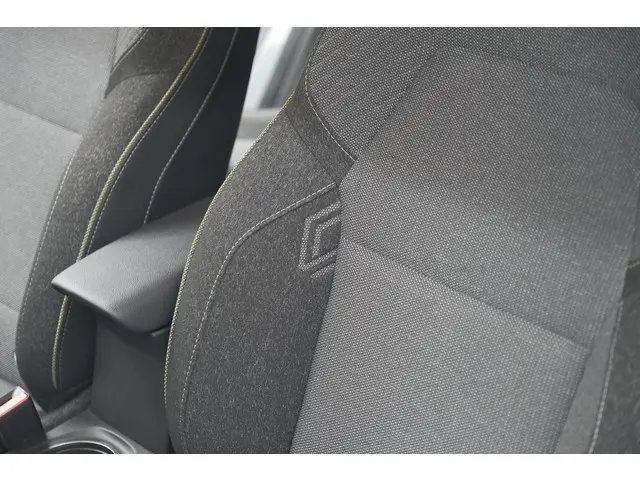 Renault Captur Mild Hybrid 160 EDC Techno 2024 Benzine 27